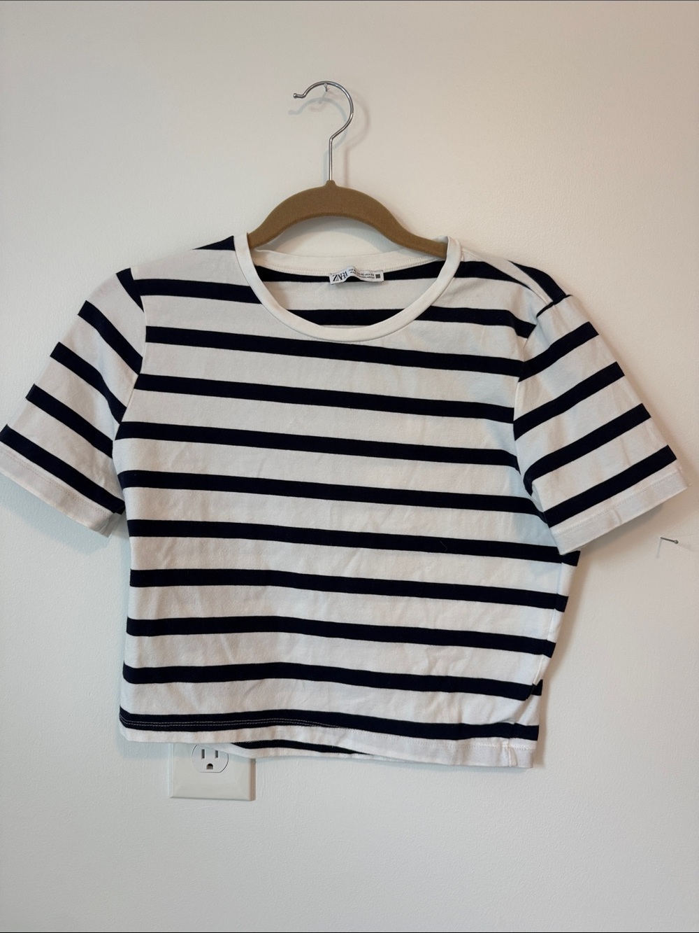 Zara White and Navy Striped Crop Top Tee Shirt